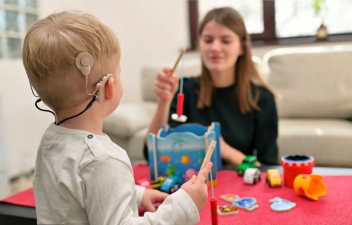 Ученые подарили слух глухим с рождения детям при помощи генной инженерии